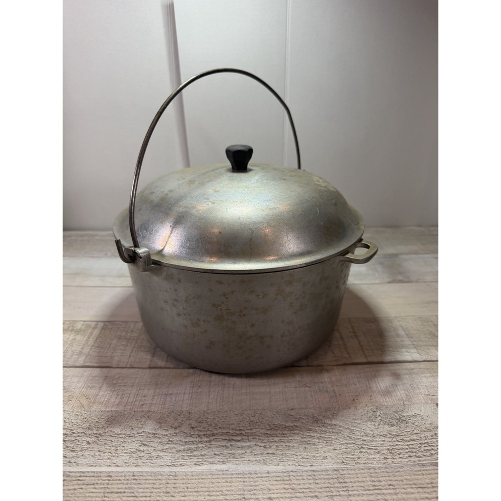Vintage Majestic Cook Ware 6 Qt Dutch Oven Stock Pot w/ Bail Handle and Lid